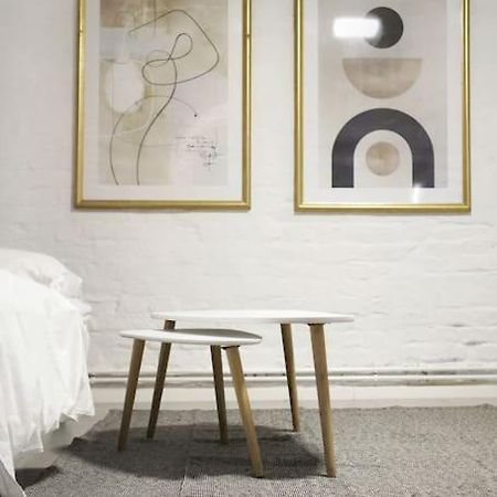 Central, Cozy & Beautiful Designed 2-Rooms Apt. Near River Берлин Екстериор снимка
