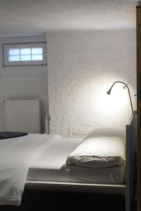 Central, Cozy & Beautiful Designed 2-Rooms Apt. Near River Берлин Екстериор снимка